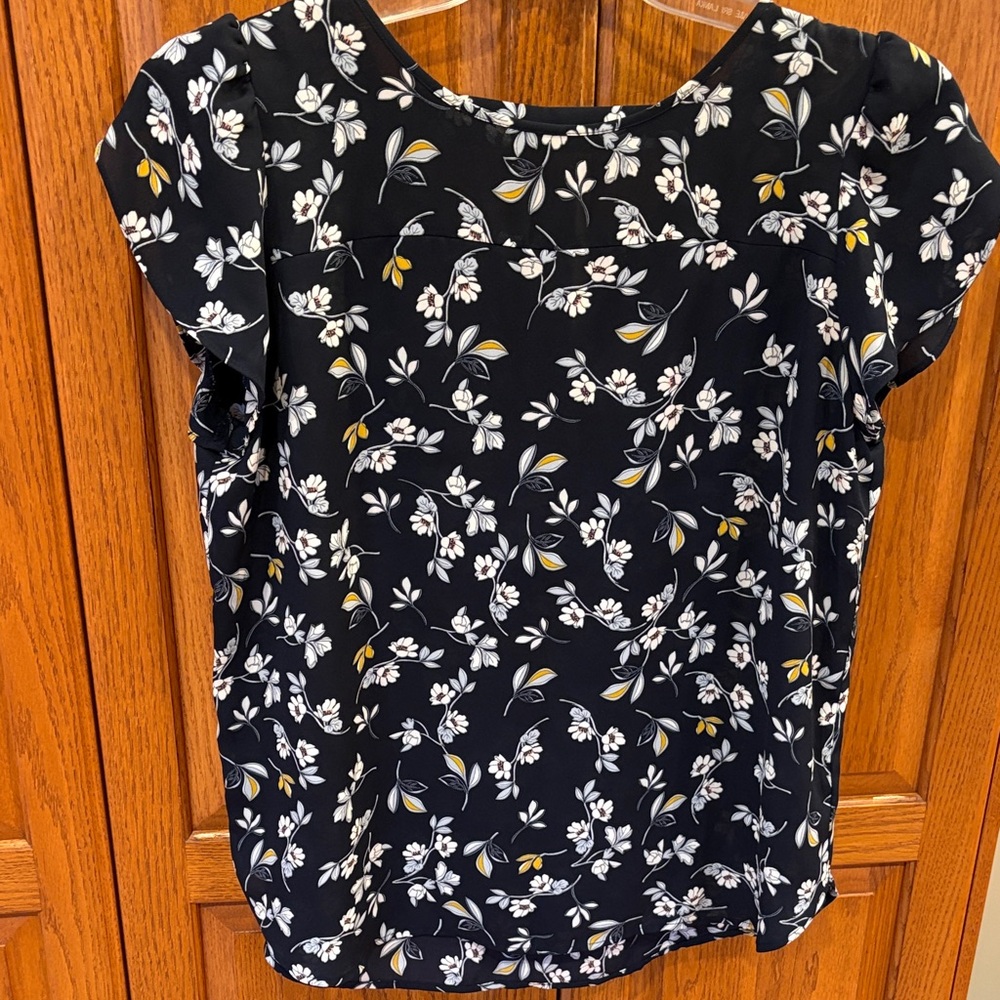 LOFT outlet Navy Floral Top -Size M